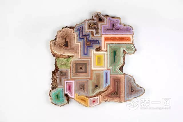 他用的,是美轮美奂的几何图案.