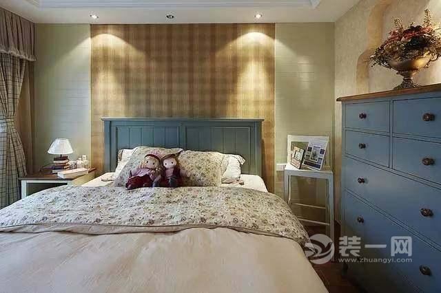 130平米三室两厅一厨一卫美式风格装修效果图